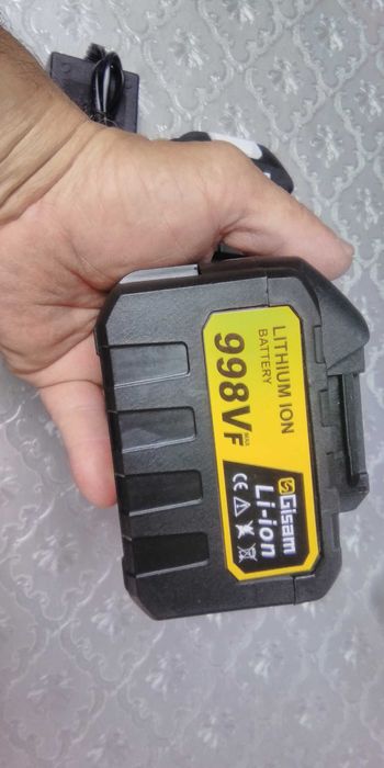 Pacotes de 2 baterias 18V, 22,5 AMPERES,e 1 carregador, NOVO
