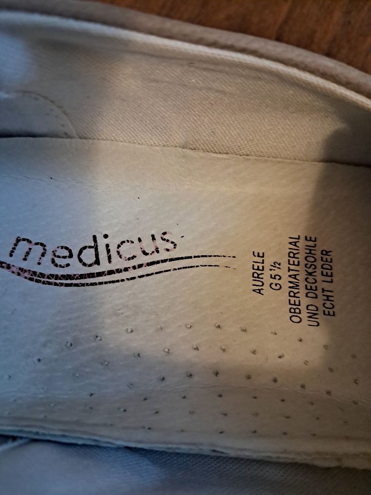 Туфлі макасіни жіночі Medicus