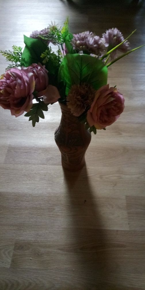 Wazon gliniany wys.36cm, śr. otworu 9cm + sztuczne kwiaty