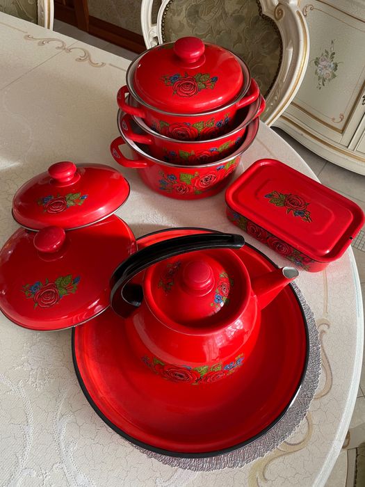 Набір емальованого посуду