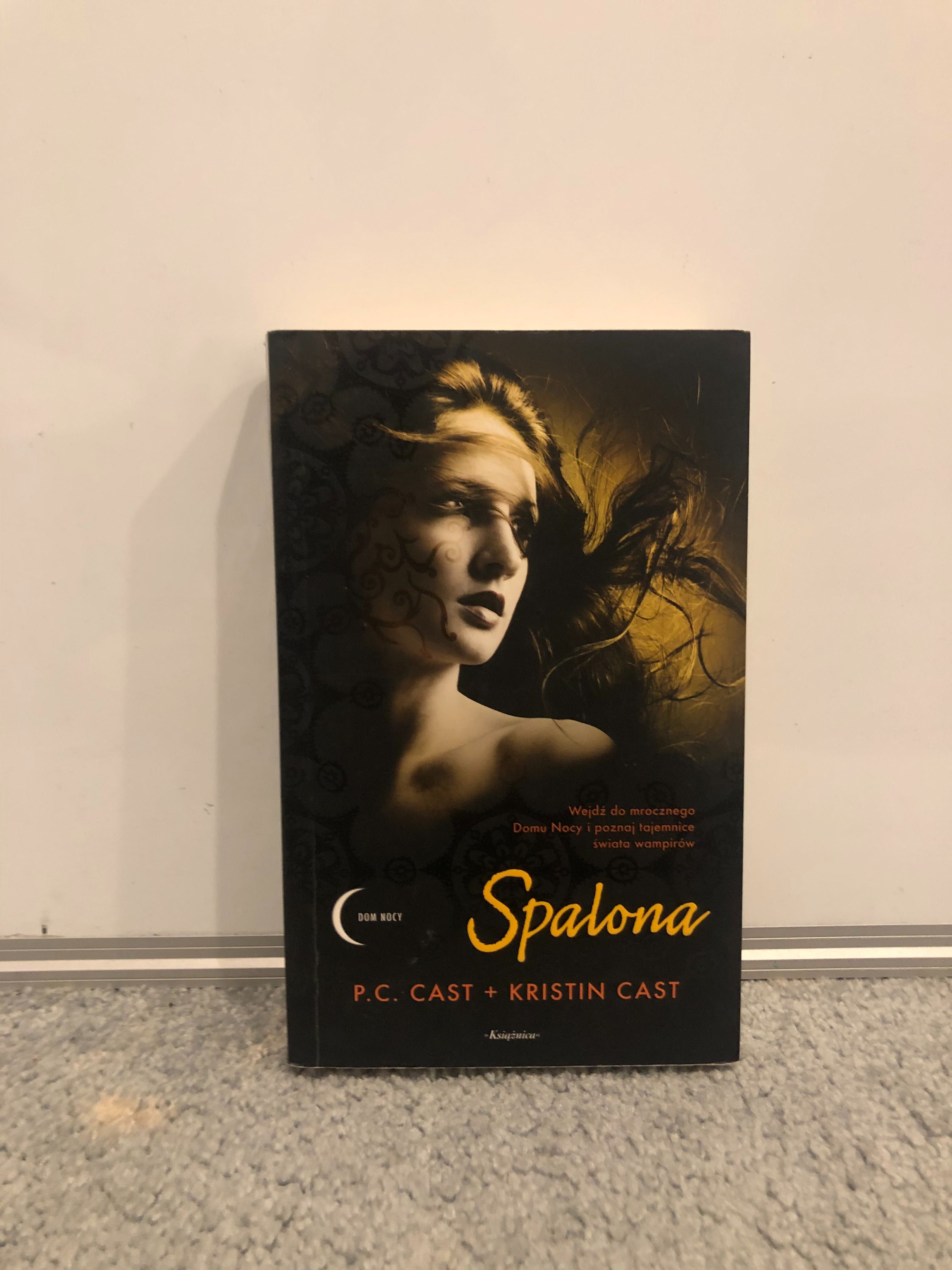Książka „Spalona” P.C.Cast + Kristin Cast
