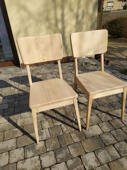 Krzesło po renowacji z litego drewna bukowego w stylu " łagodny Gierek