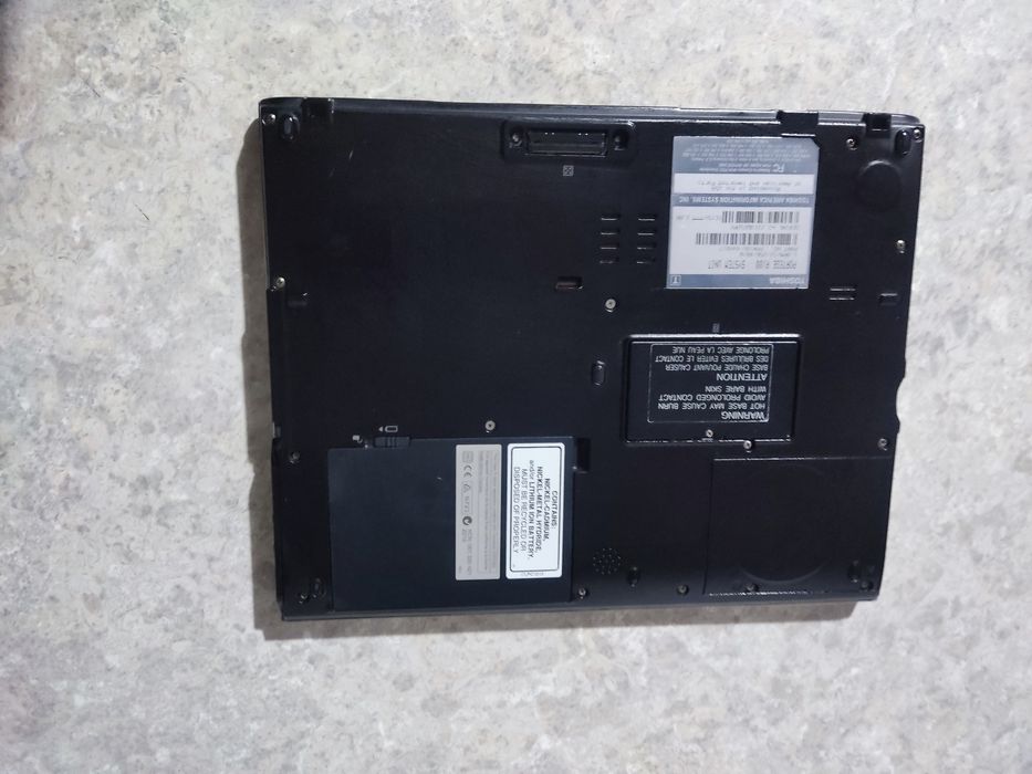 Toshiba Portege R100 робочий але без блоку живлення