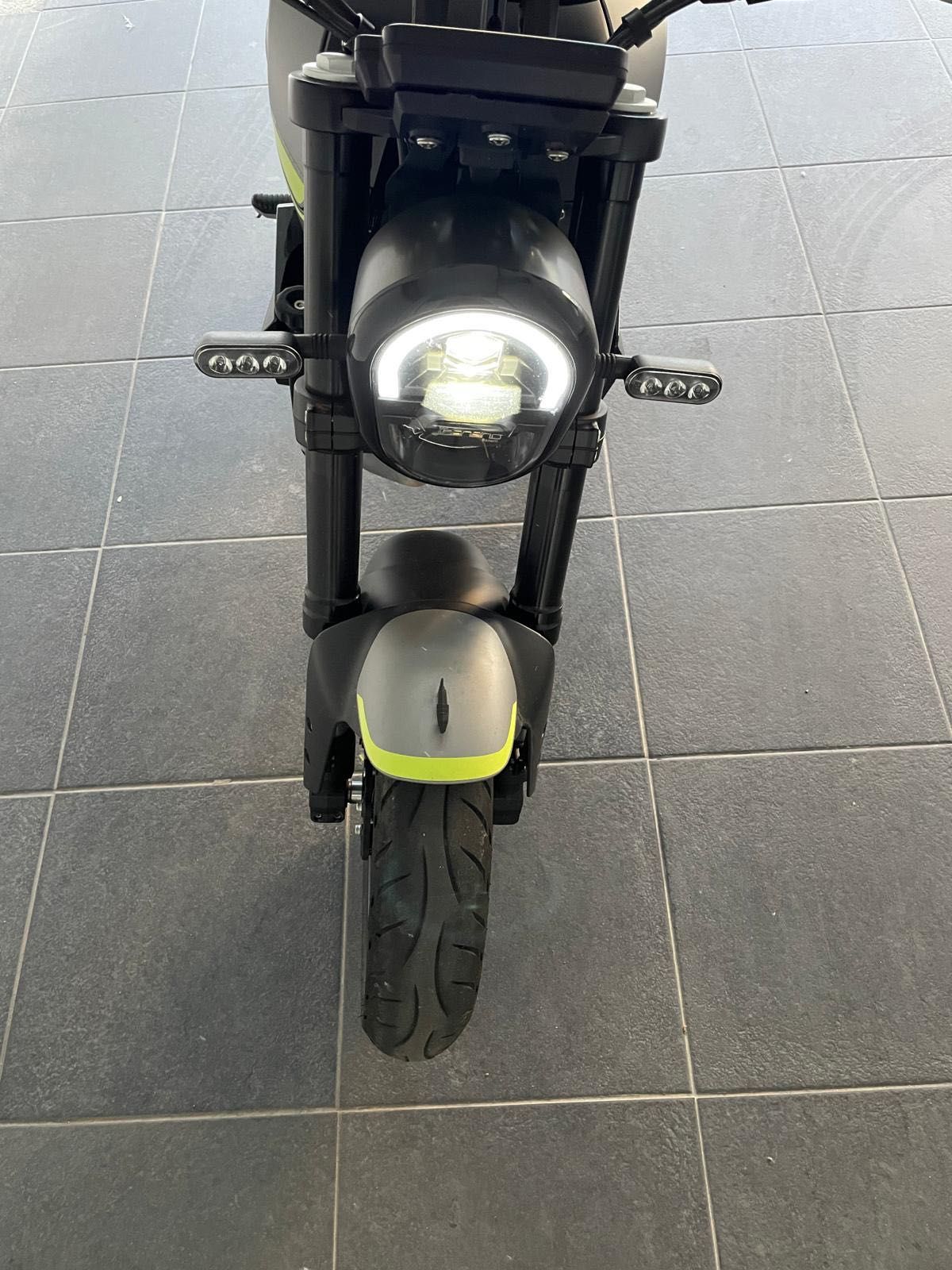 Benelli Leoncino 250cc - 2021 como nova