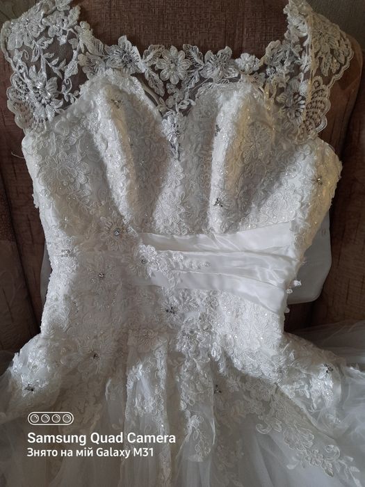 Продам весільне плаття.Перчатки в подарунок