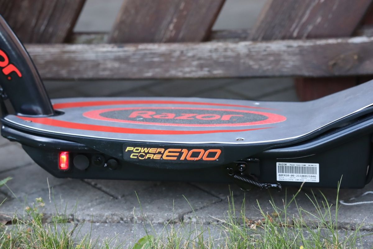 Hulajnoga Elektryczna Razor E100 Power Core 17km/h 100W