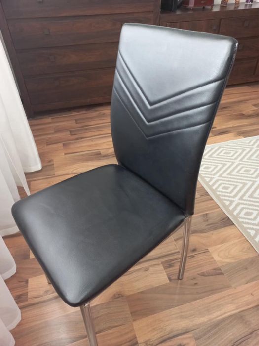 Krzeslo czarne skórzane
