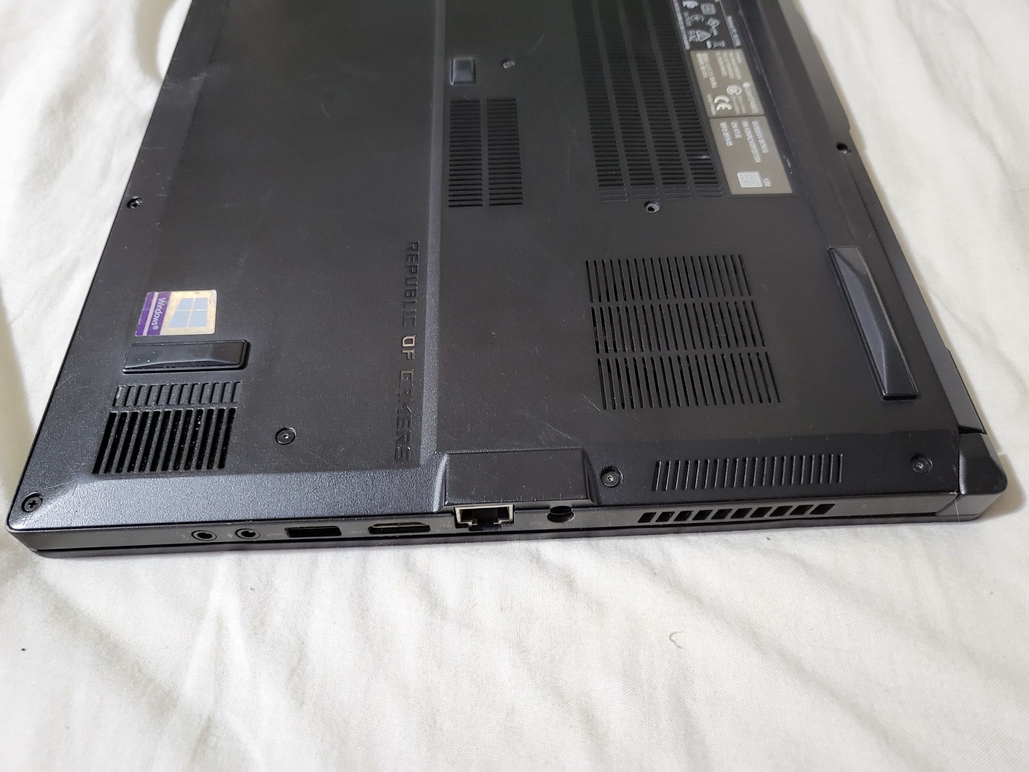 Asus ROG Zephyrus M15 GU502G i7-9750H/16GB/512GB SSD/RTX 2060 6Gb