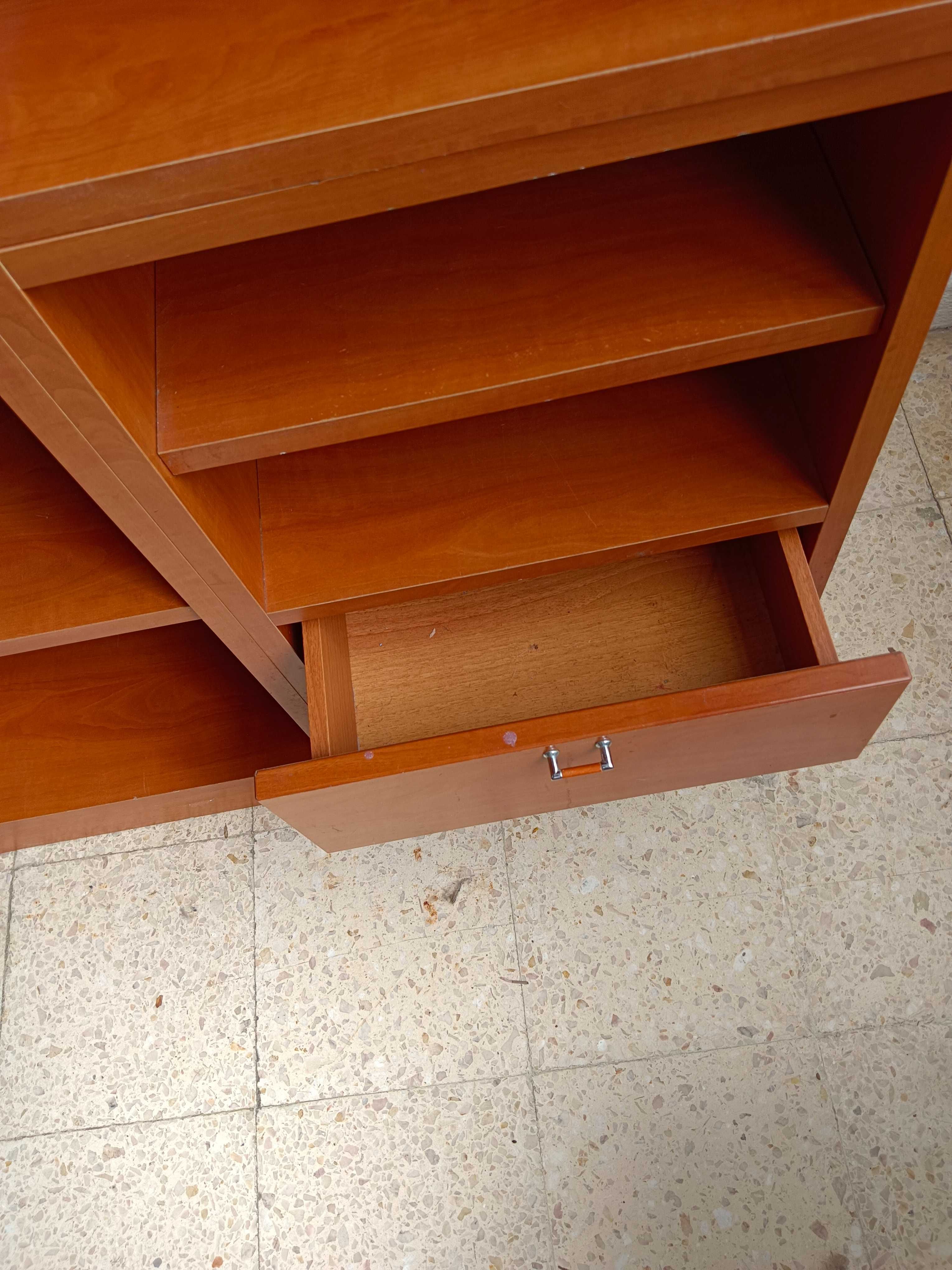 Estante e Secretaria