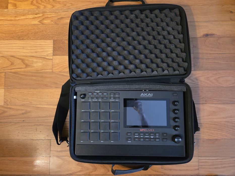Sampler AKAI MPC Live II (2) como novo