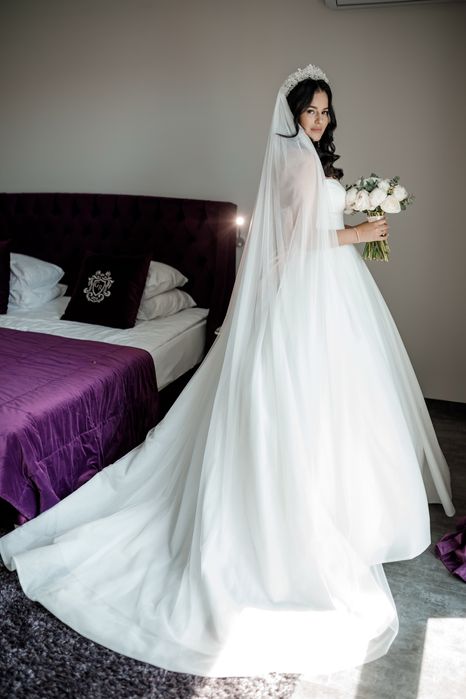 Розкішне весільне плаття