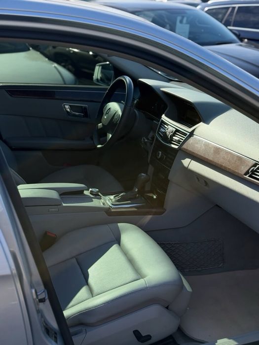 Мерседес 212 2011 1.8 Бензин