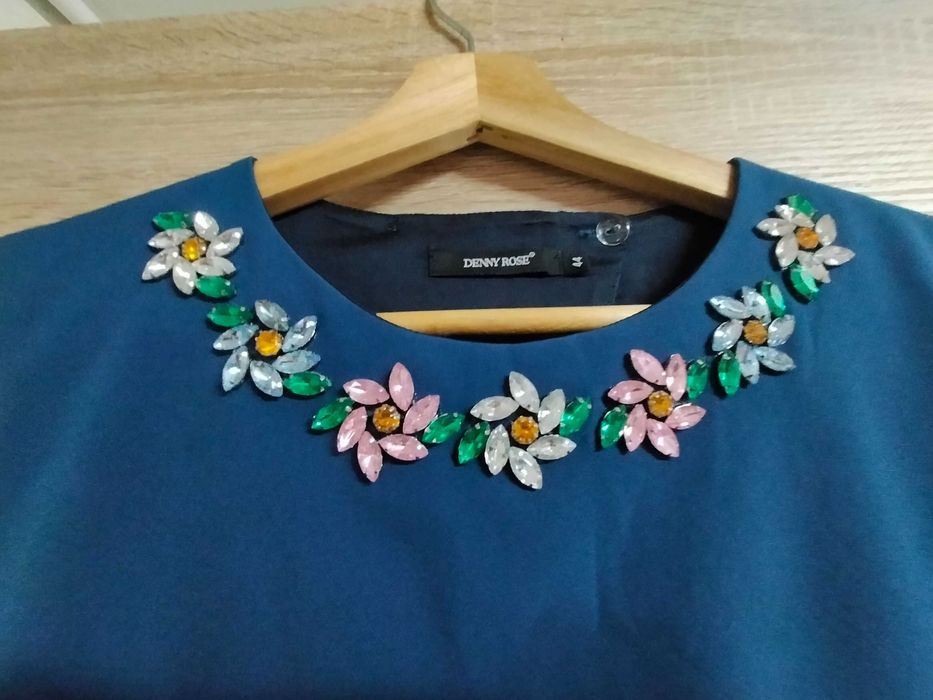 Vestido curto excelente