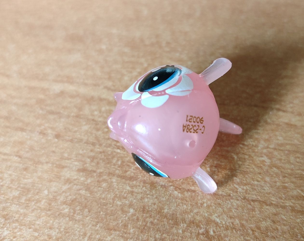 LPS mała figurka rybka z brokatem stan idealny