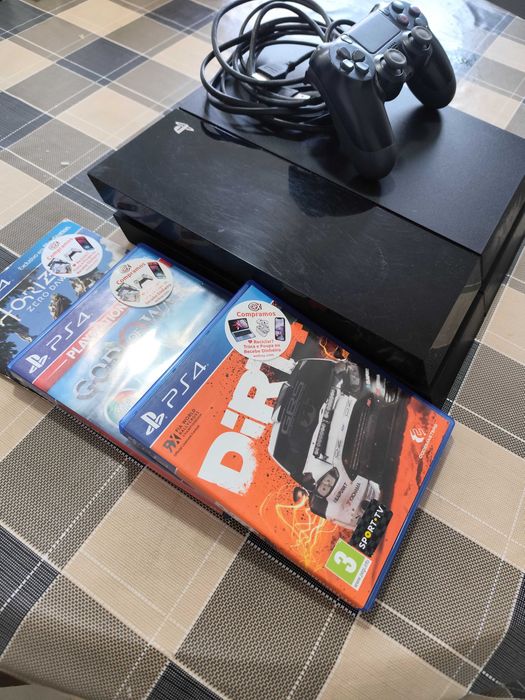 PlayStation 4 mais comandos e jogos