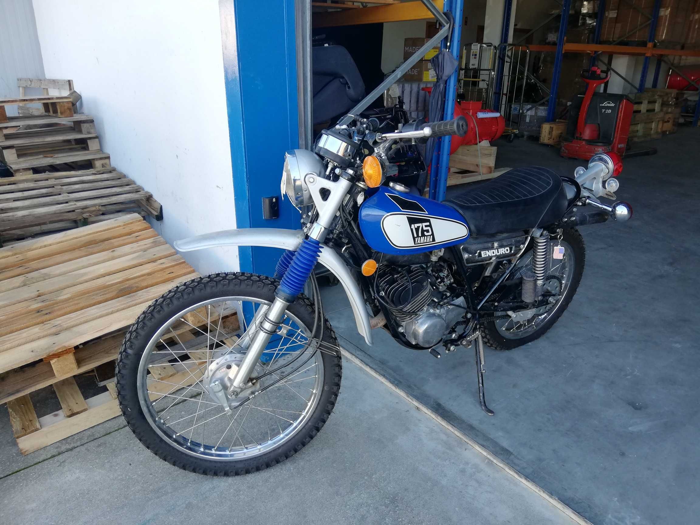 Yamaha DT175 AT1 1975 muito bom estado isenta