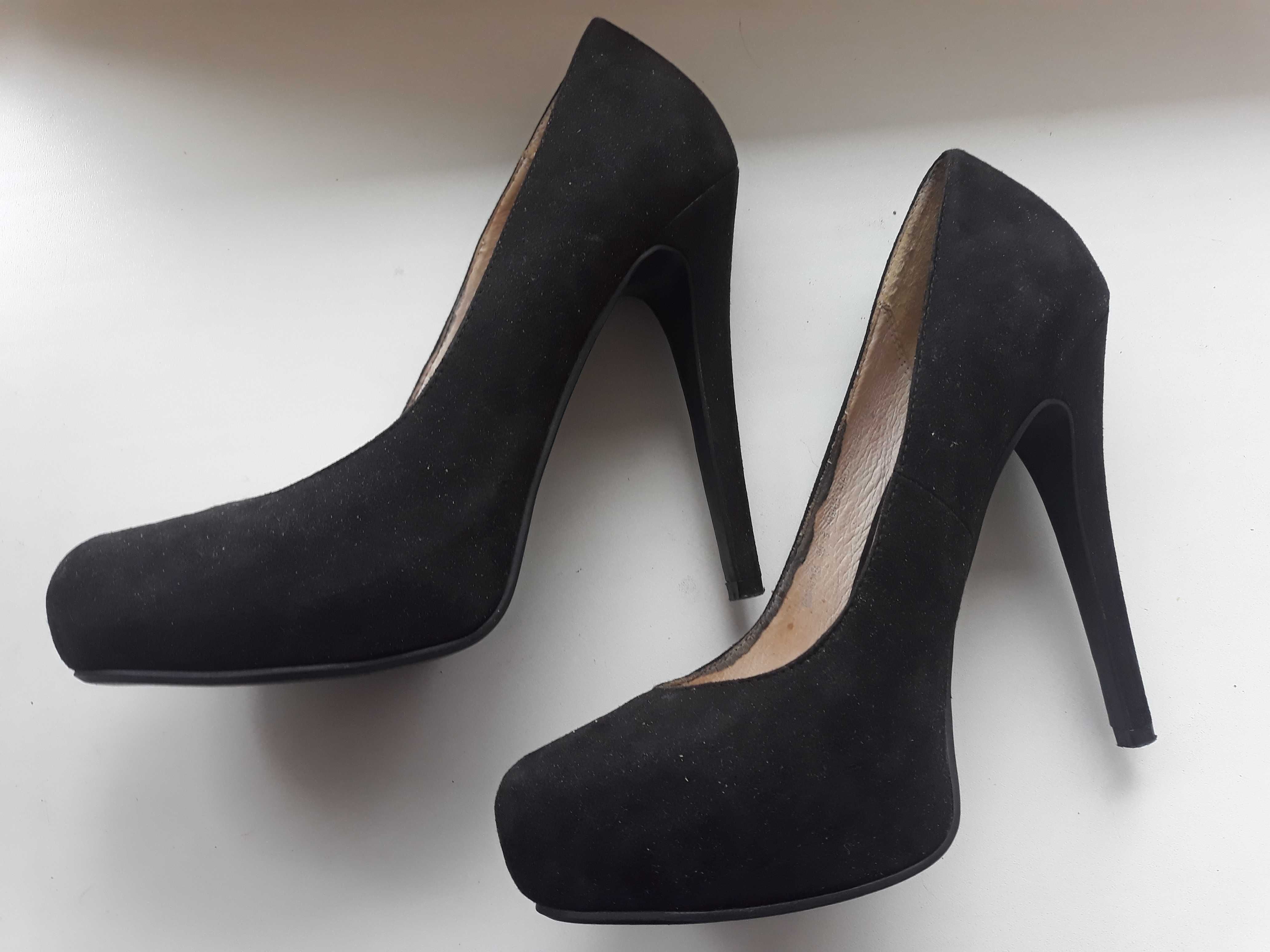 Женские модельные туфельки, цена двух пар