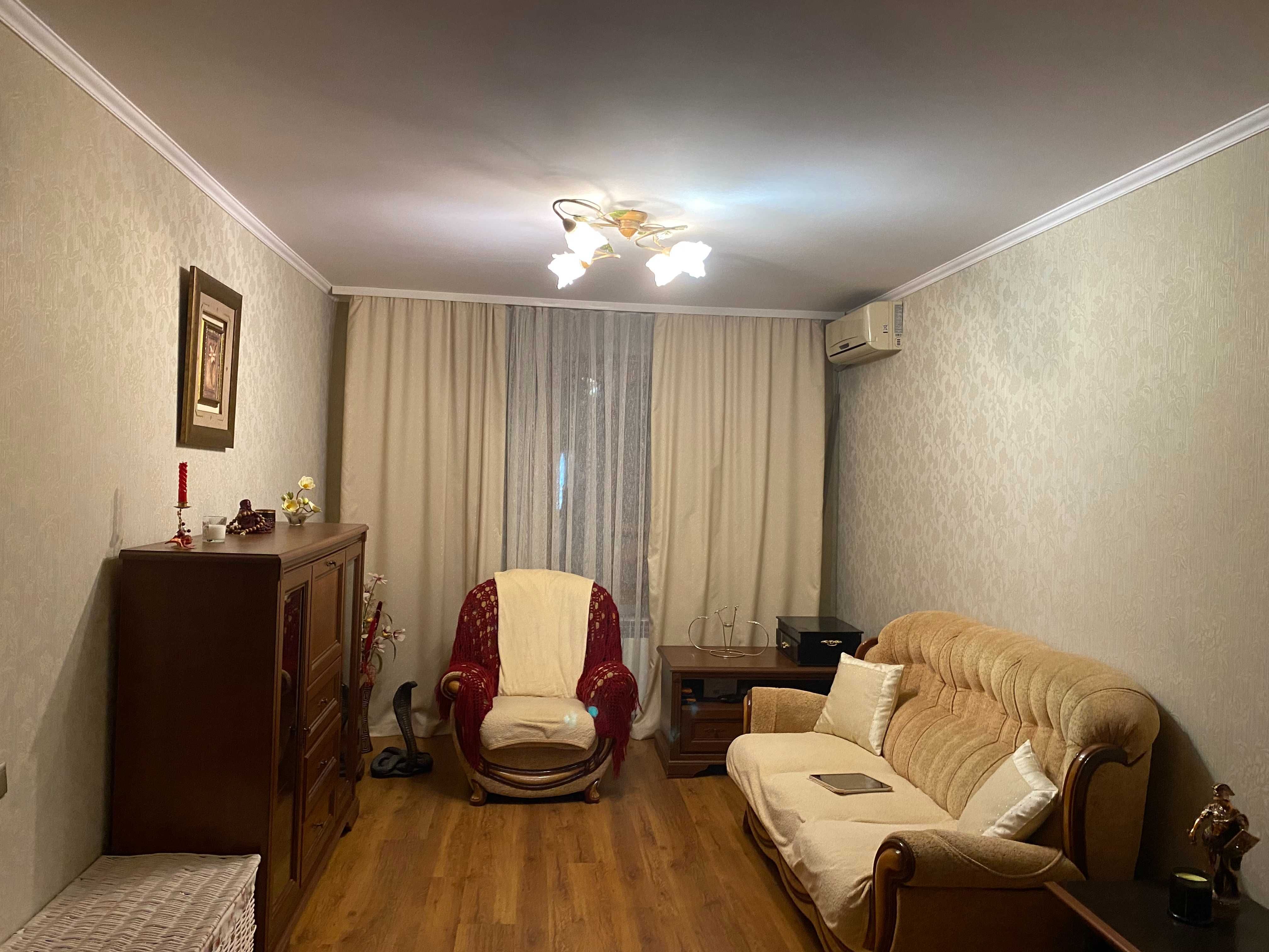 Продам 4-х кімнатну квартиру в центрі Павлограда