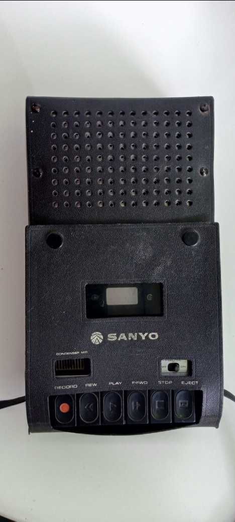 Винтажный Магнитофон Sanyo model M2511