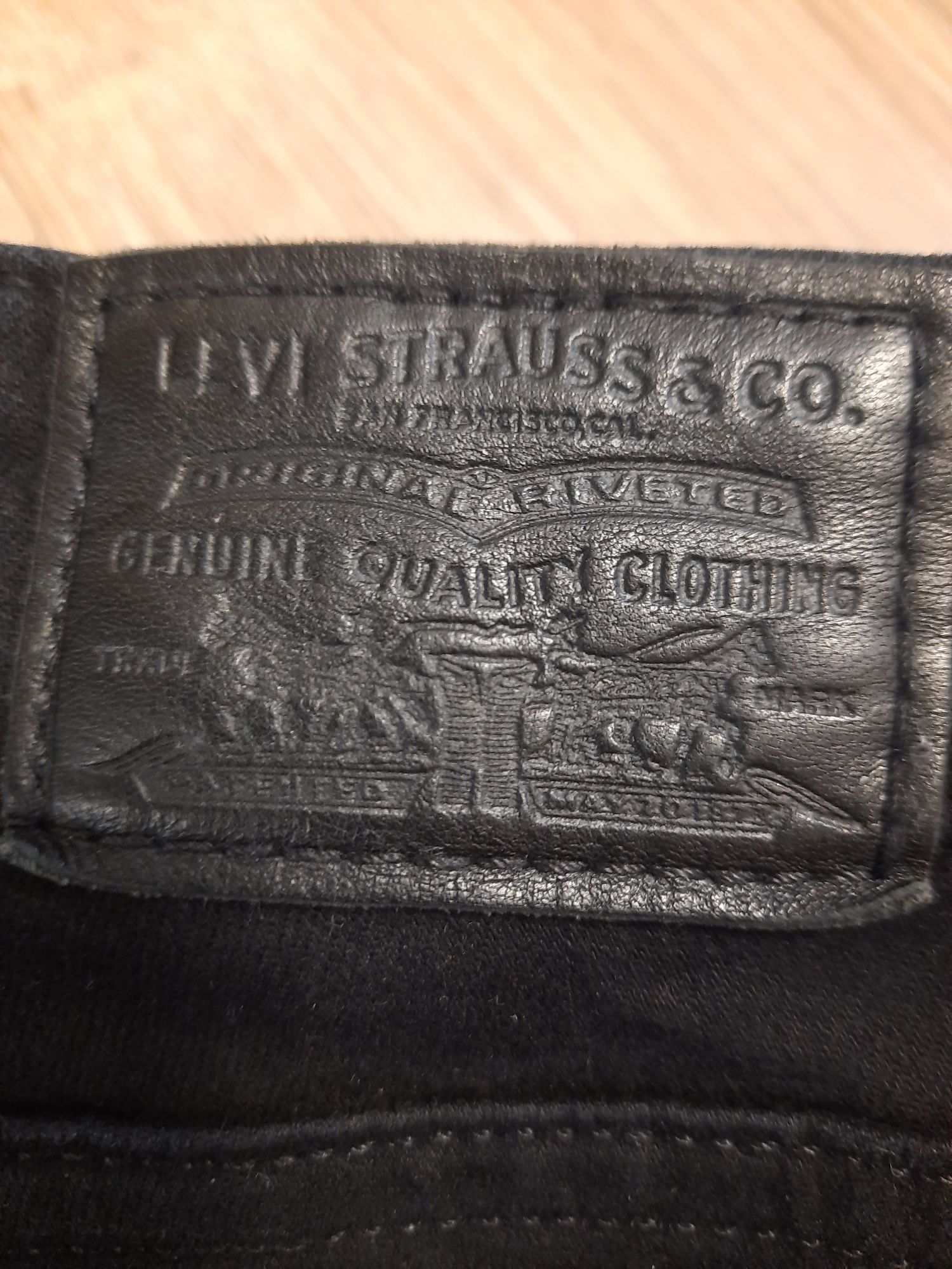 Джинсы Levi's 712 slim