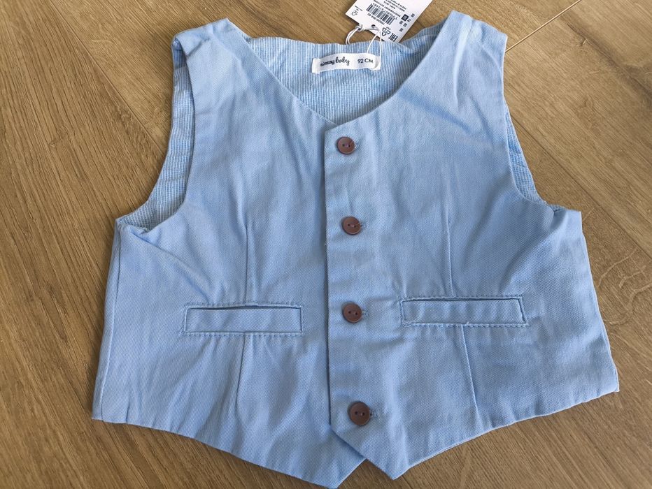 Nowy elegancki komplet dla chłopca r.92