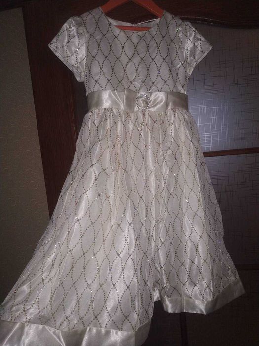 Нарядные платья. На Новый год. 6-9 лет