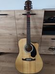 Gitara Fender akustyczna.