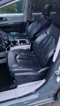 komplet foteli skóra Chrysler Pacyfica 21-23r hybryda czarne