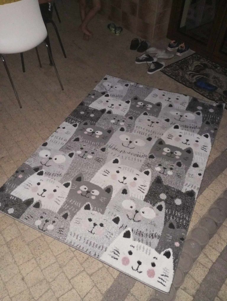 Dywan dziecięcy w koty