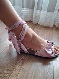 Sandalki dziewczece