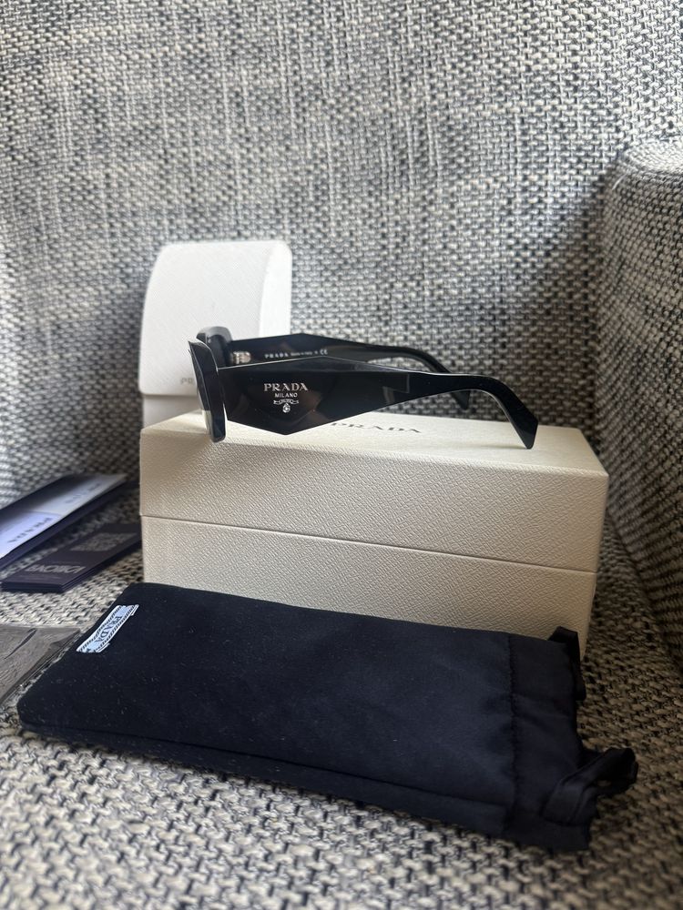 PRADA okulary przeciwsłoneczne