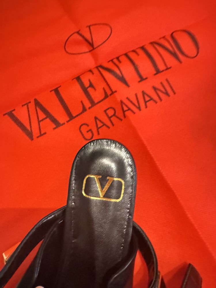Valentino  Garavani Sapatos 38 (rasos)