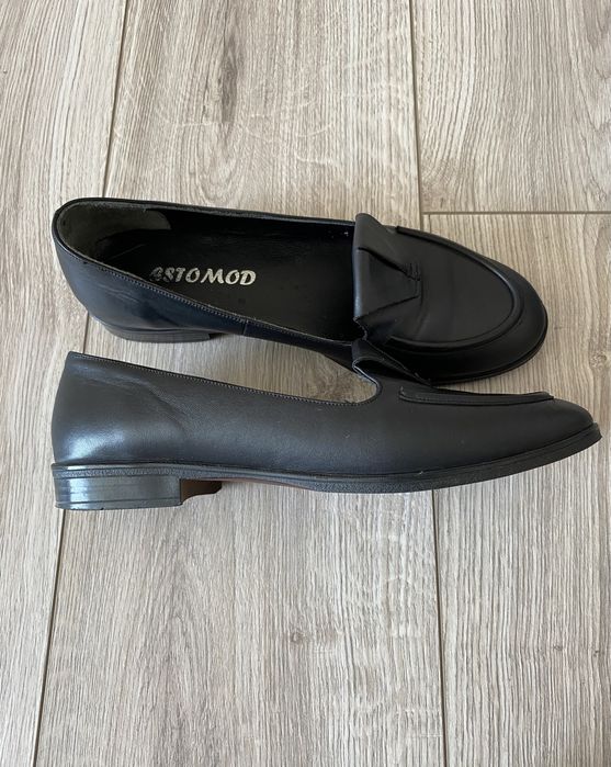 Шкіряні лофери (туфлі)