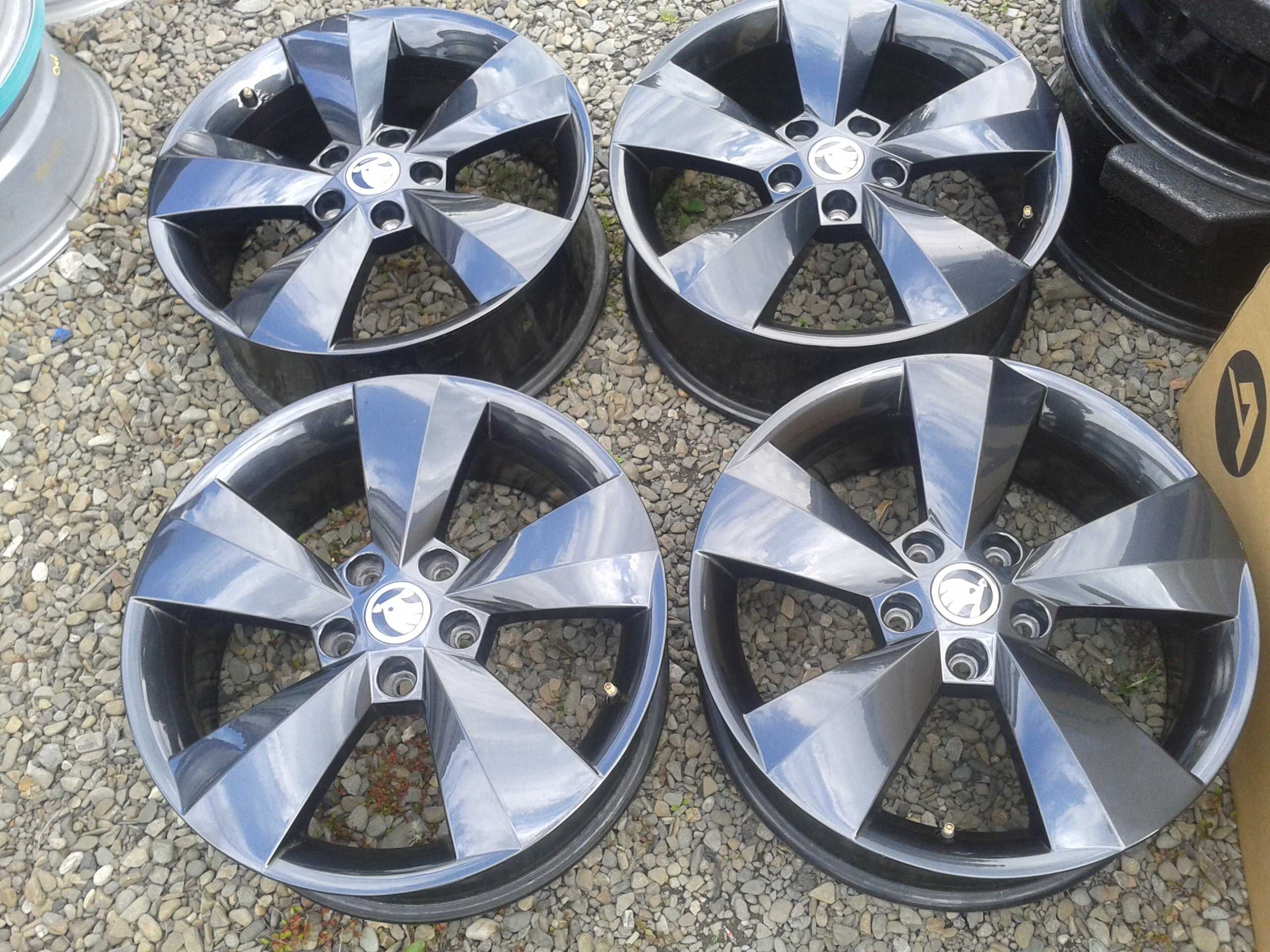 oryginalne r17 felgi volkswagen golf caddy troc touran passat tiguan