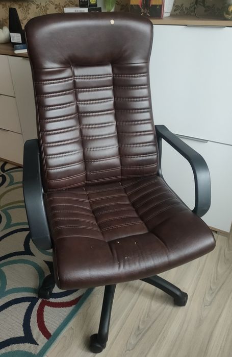 Крісло комп'ютерне