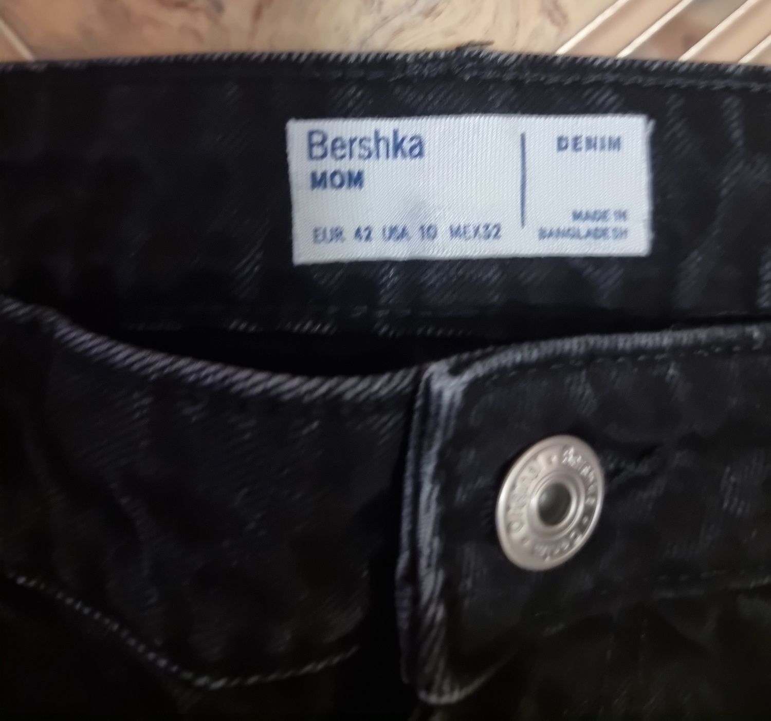 Джинси МОМ,BERSHKA,р.48-50