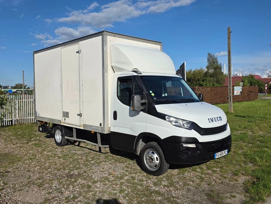 Iveco 35C14   2019 ROK KONTENER WINDA KLIMA  IVECO 35C14  2019 ROK Kontener Winda Klima Boczne drzwi 63900 zł Netto