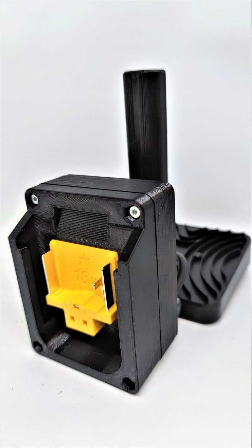 Lampa latarka na baterie akumulator Makita 18V 126W zabezpieczenie