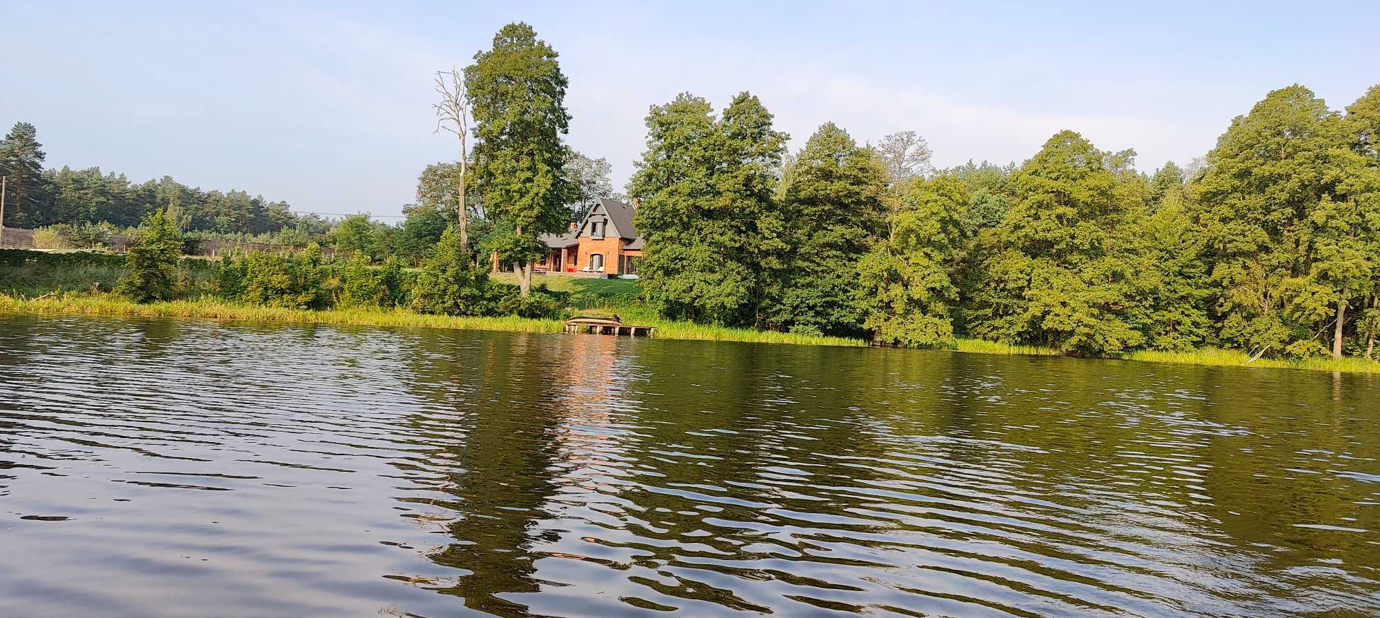 domek  nad jeziorem z jacuzzi  z dala od sąsiadów