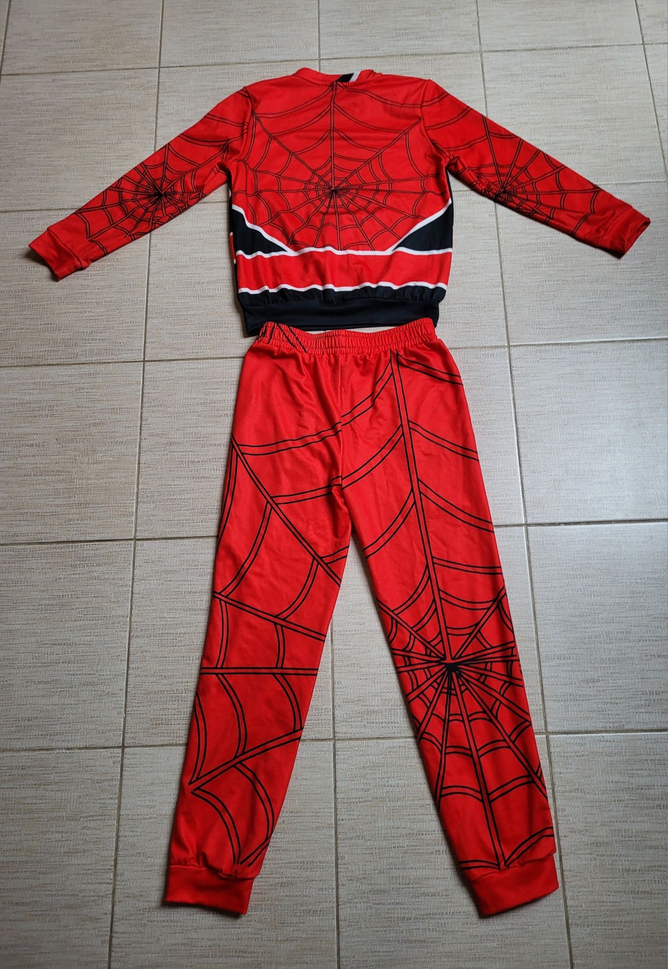 Spiderman, strój, kostium, przebranie Spidermana na karnawał, dres 140