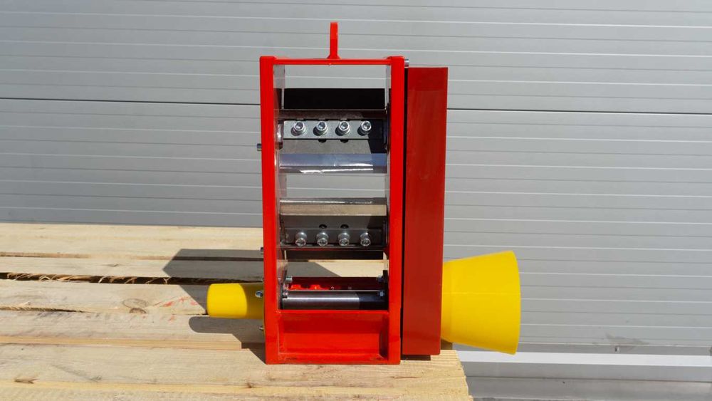 mechanizm tnacy REMET R-120 == rozdrabniacz do gałezi == REMBAK