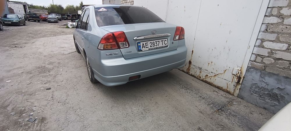 Продаю свою HONDA CIVIC  1.6 механика .