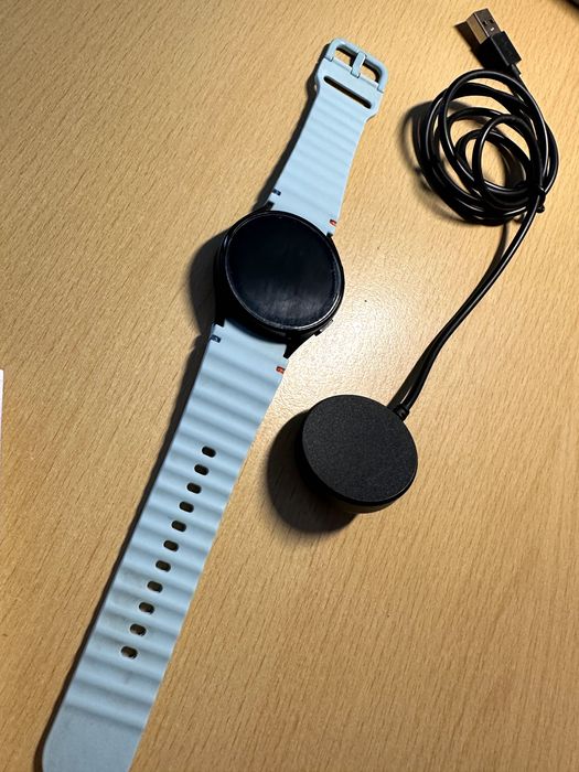 Годинник Samsung Galaxy Watch 40mm FE locked