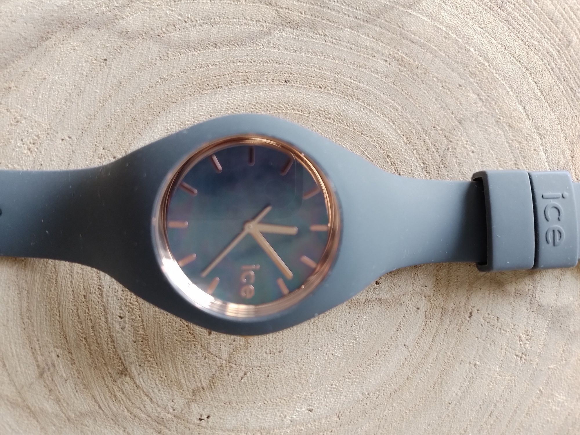 Relógio  ice watch novo sem etiqueta  com mostrador em madrepérola