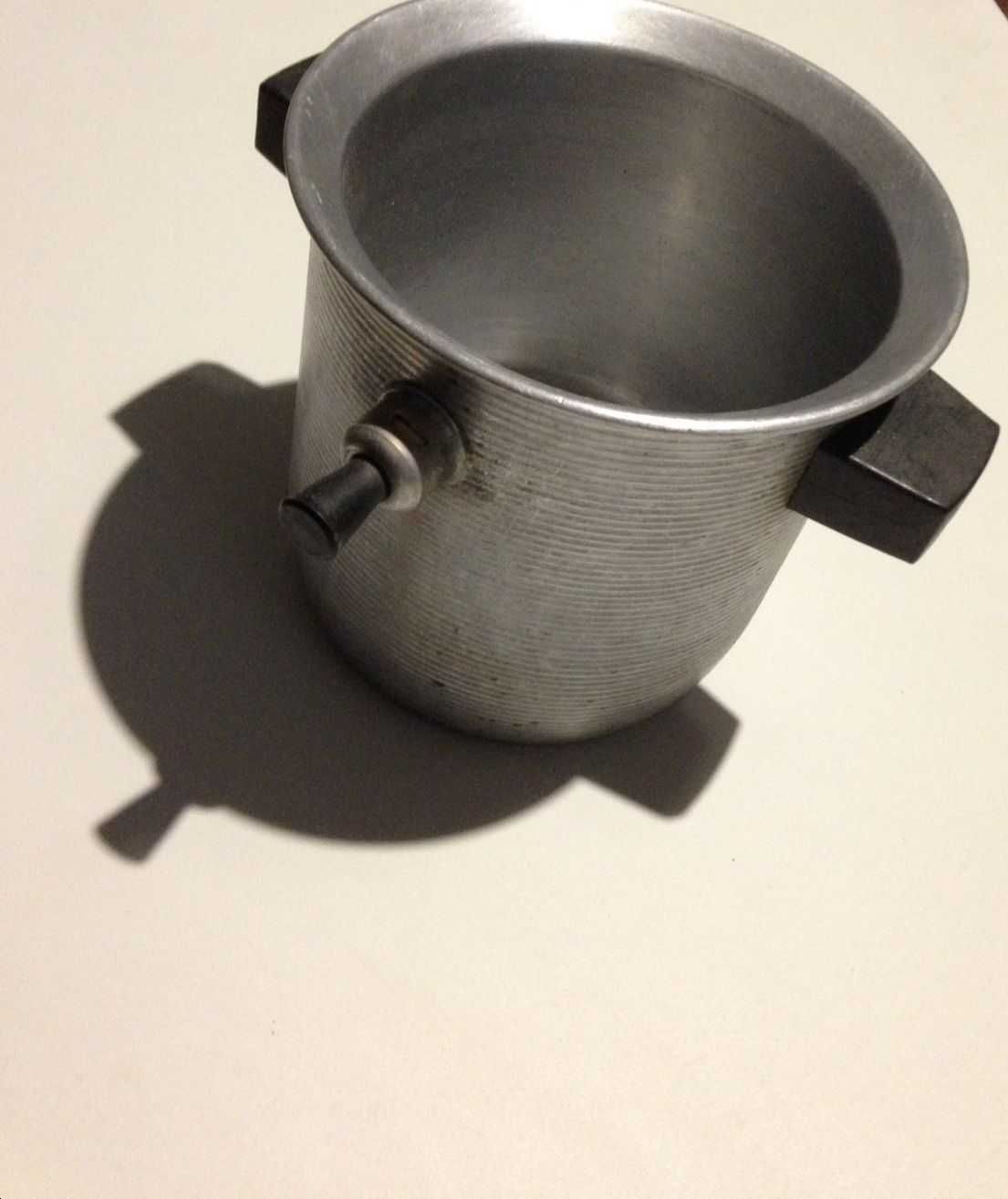 алюминиевая кастрюля для кипячения молока, СССР, 2 литра