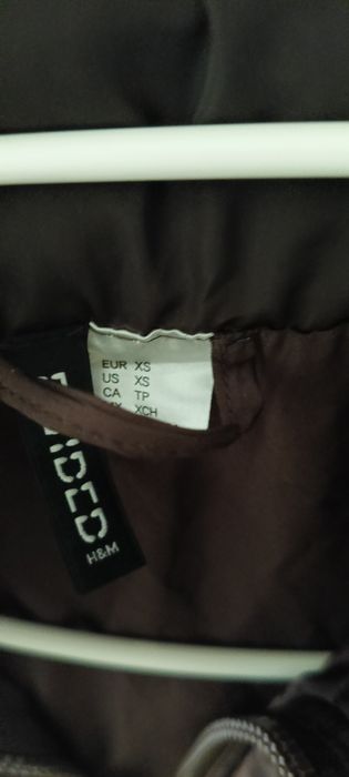 Жилет шоколадного кольору