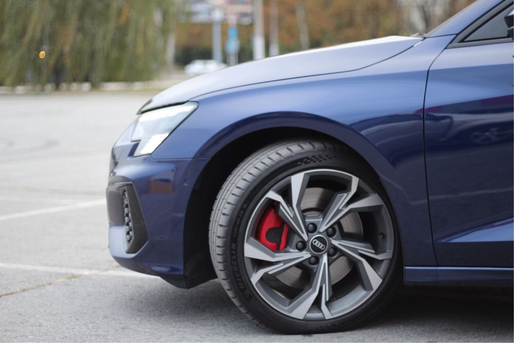 Audi A3 ( 8Y) 2022 року мʼякий гібрид