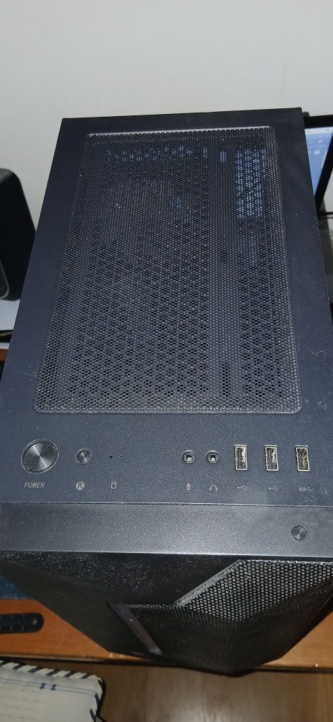 PC MSI Mag Vampiric 100R – COMO NOVO, SEM USO