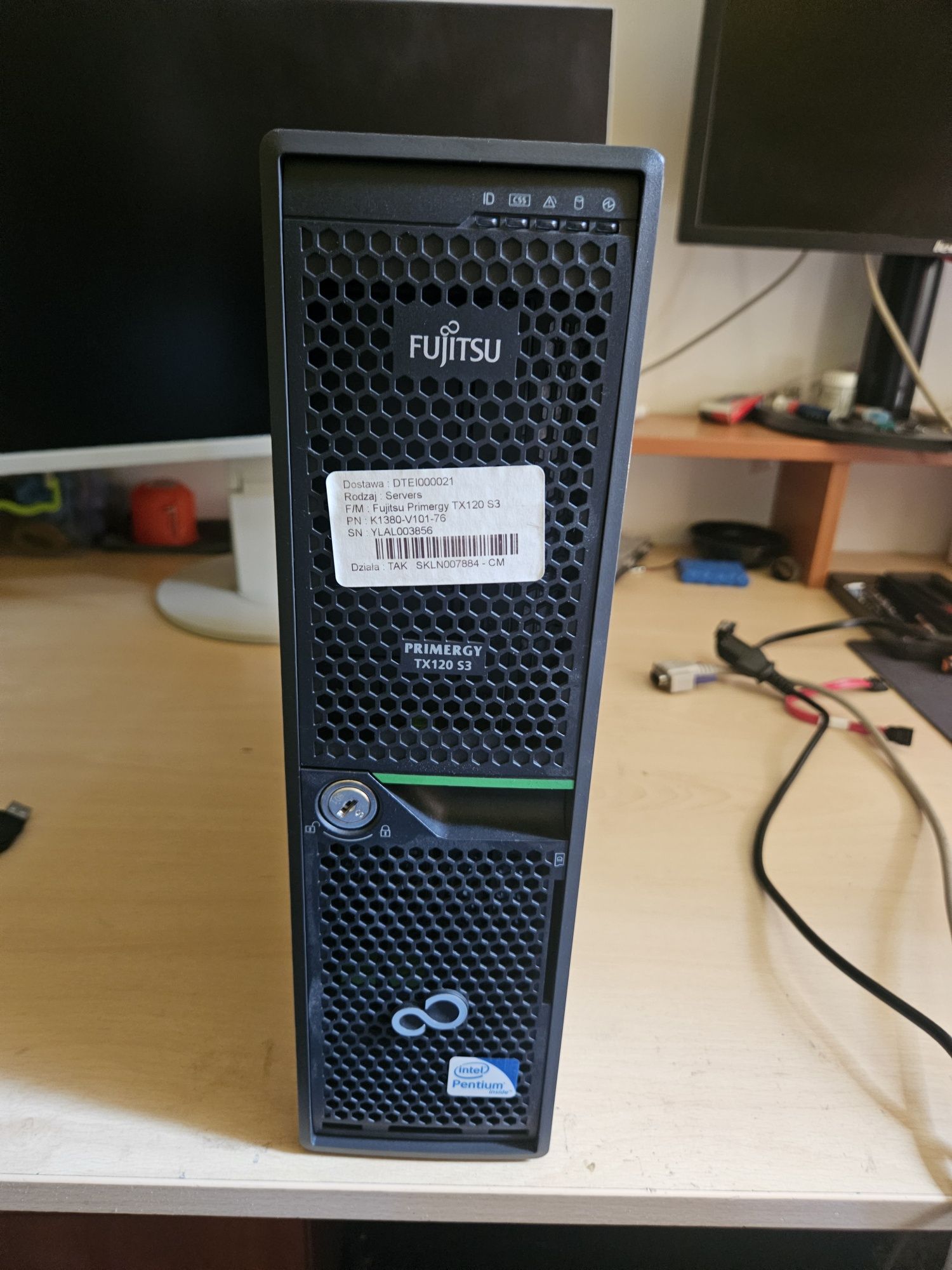 Serwer Fuitsu Simens primery TX 120 s3
Procesor intel Xeon E1260L 2.4G