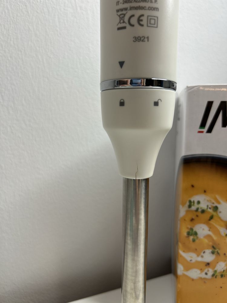 Blender ręczny marki IMETEC